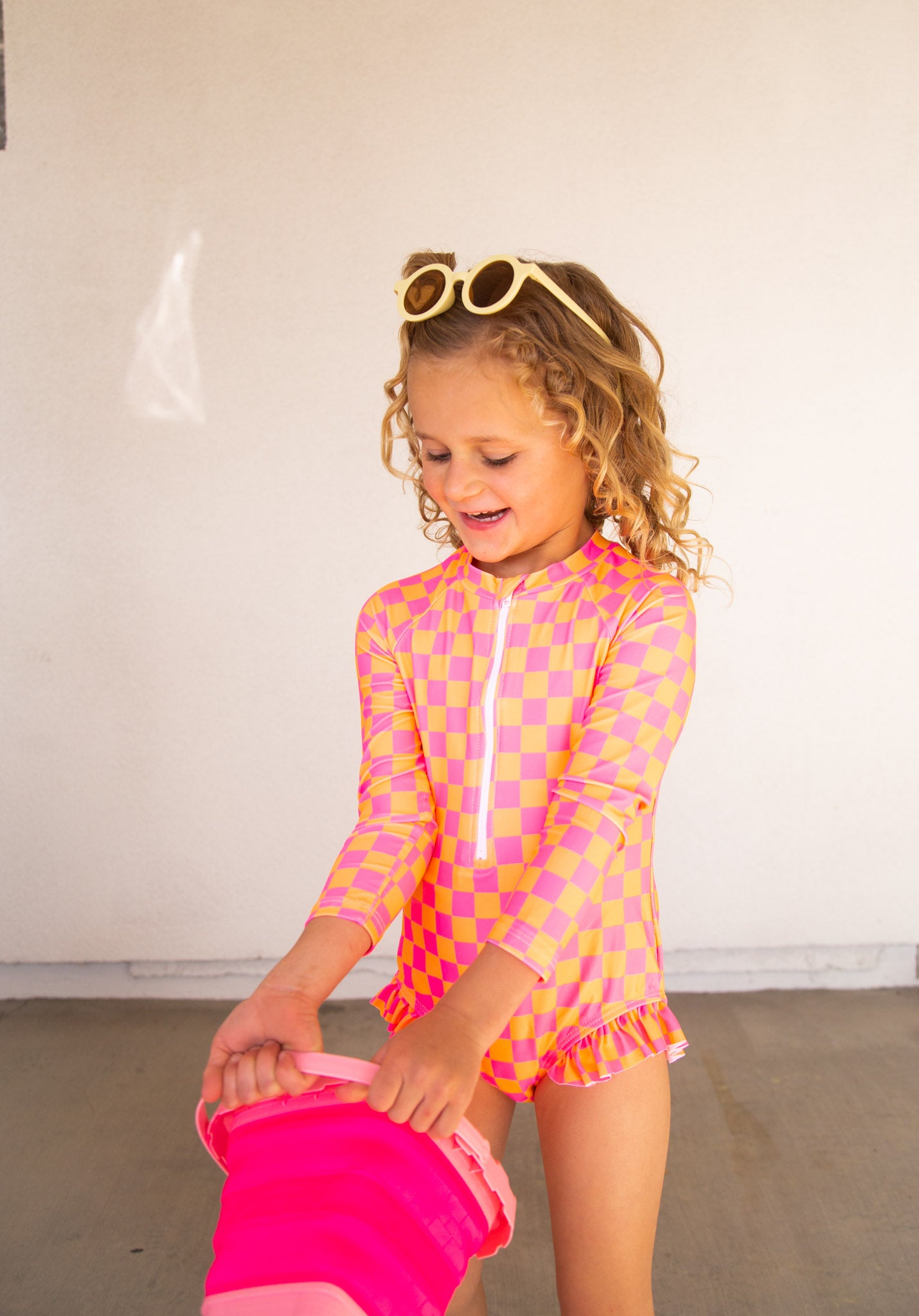 PEACHY PUNCH RUFFLE RASH GUARD