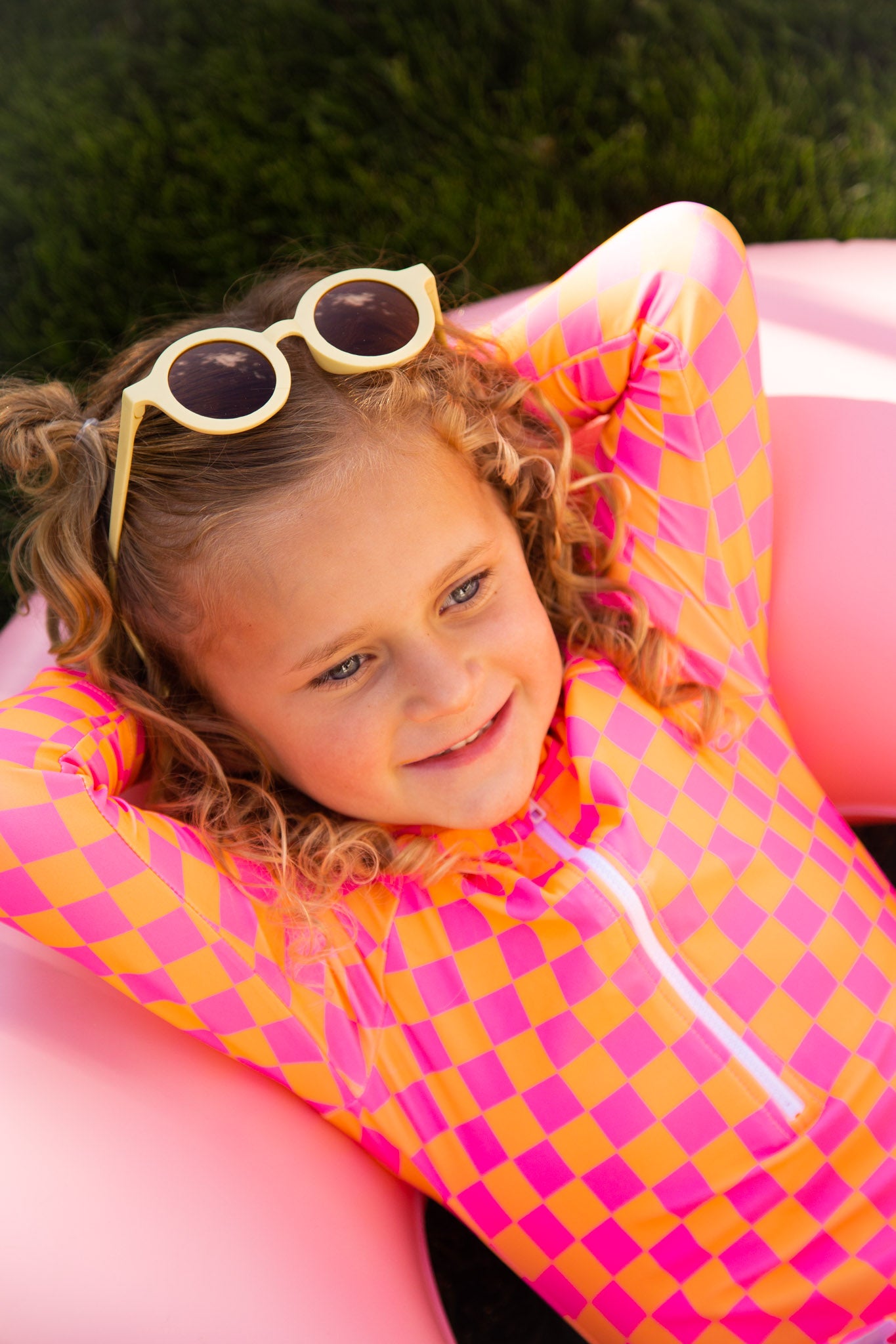 PEACHY PUNCH RUFFLE RASH GUARD